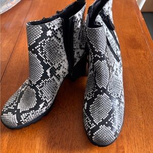 Snake-Print Ankle Boots - Black & White